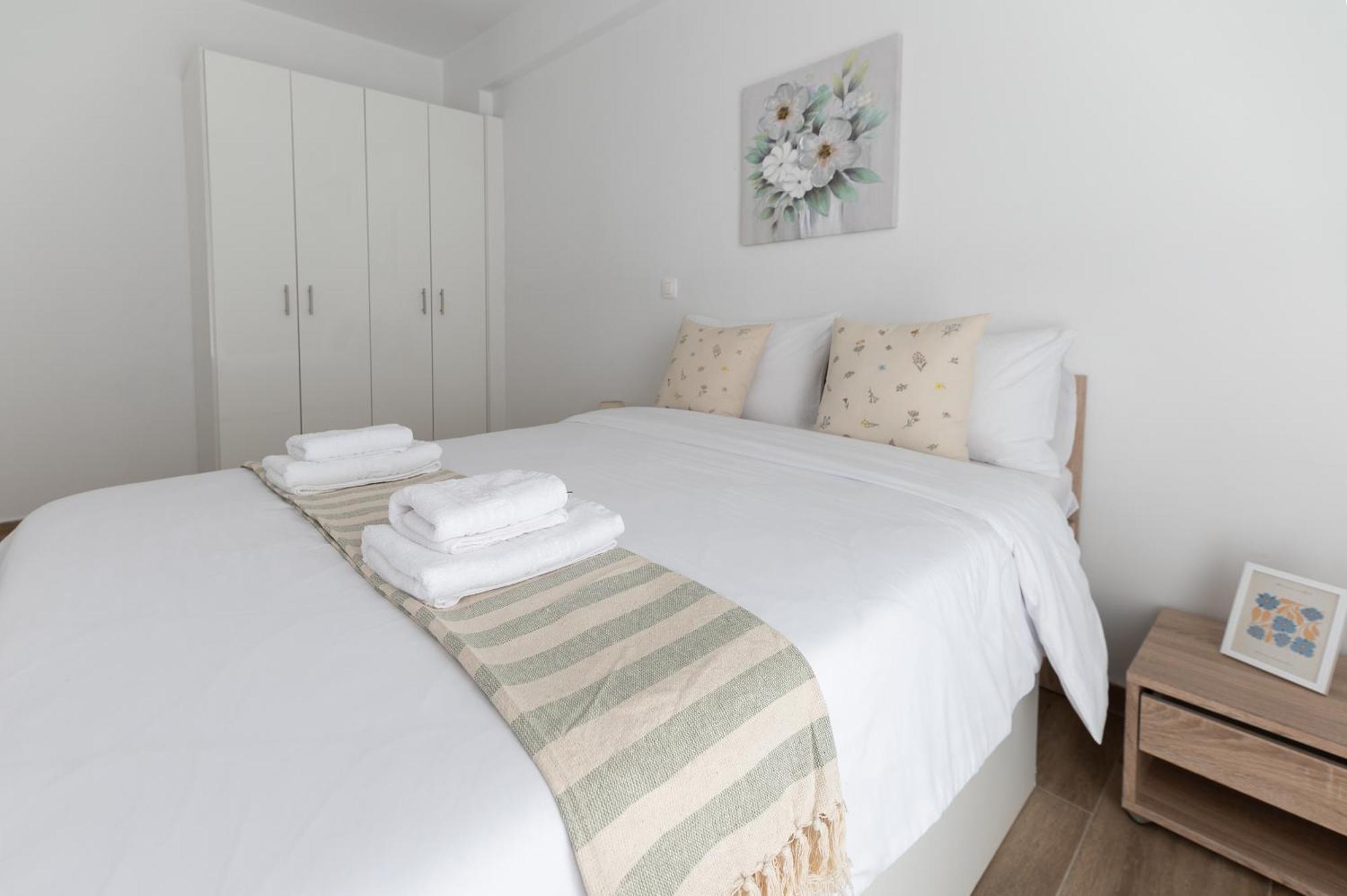 Stylish Spacious Apartment In Palaio Faliro Athen Eksteriør billede